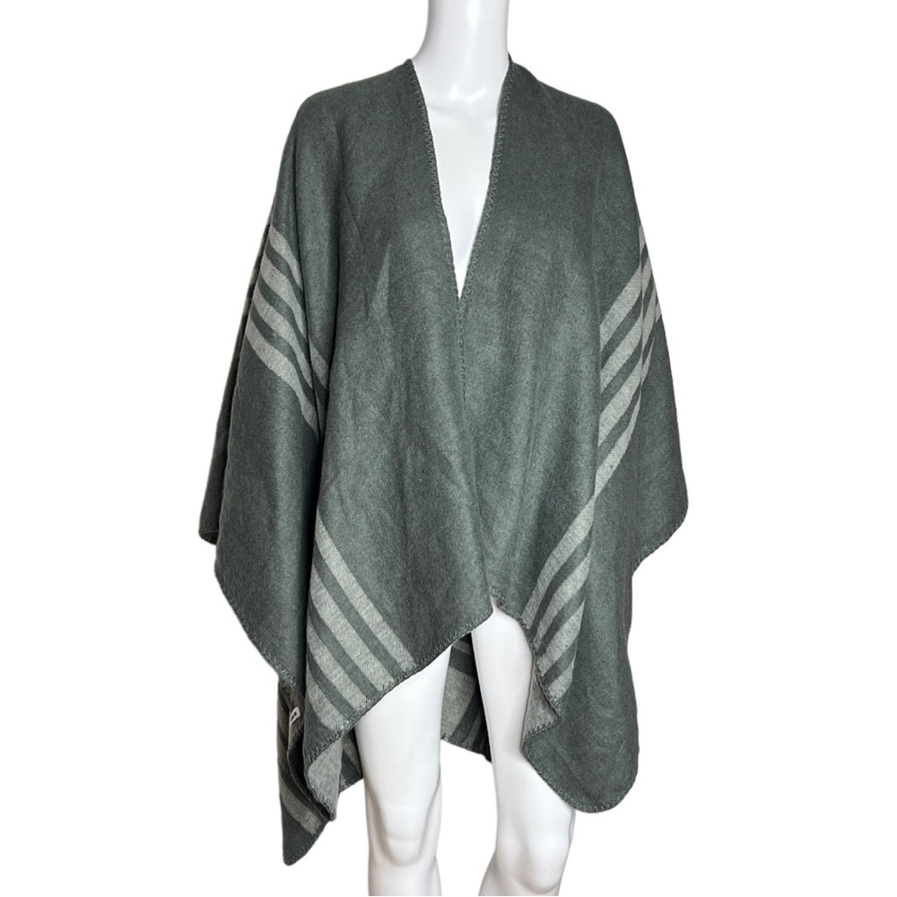 BB Dakota‎ Reversible Poncho Gray Striped Blanket Wrap Cozy Boho